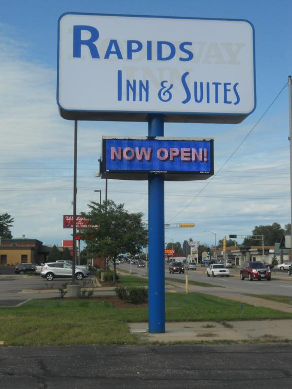 Rapids Inn & Suites Wisconsin Rapids Exterior foto