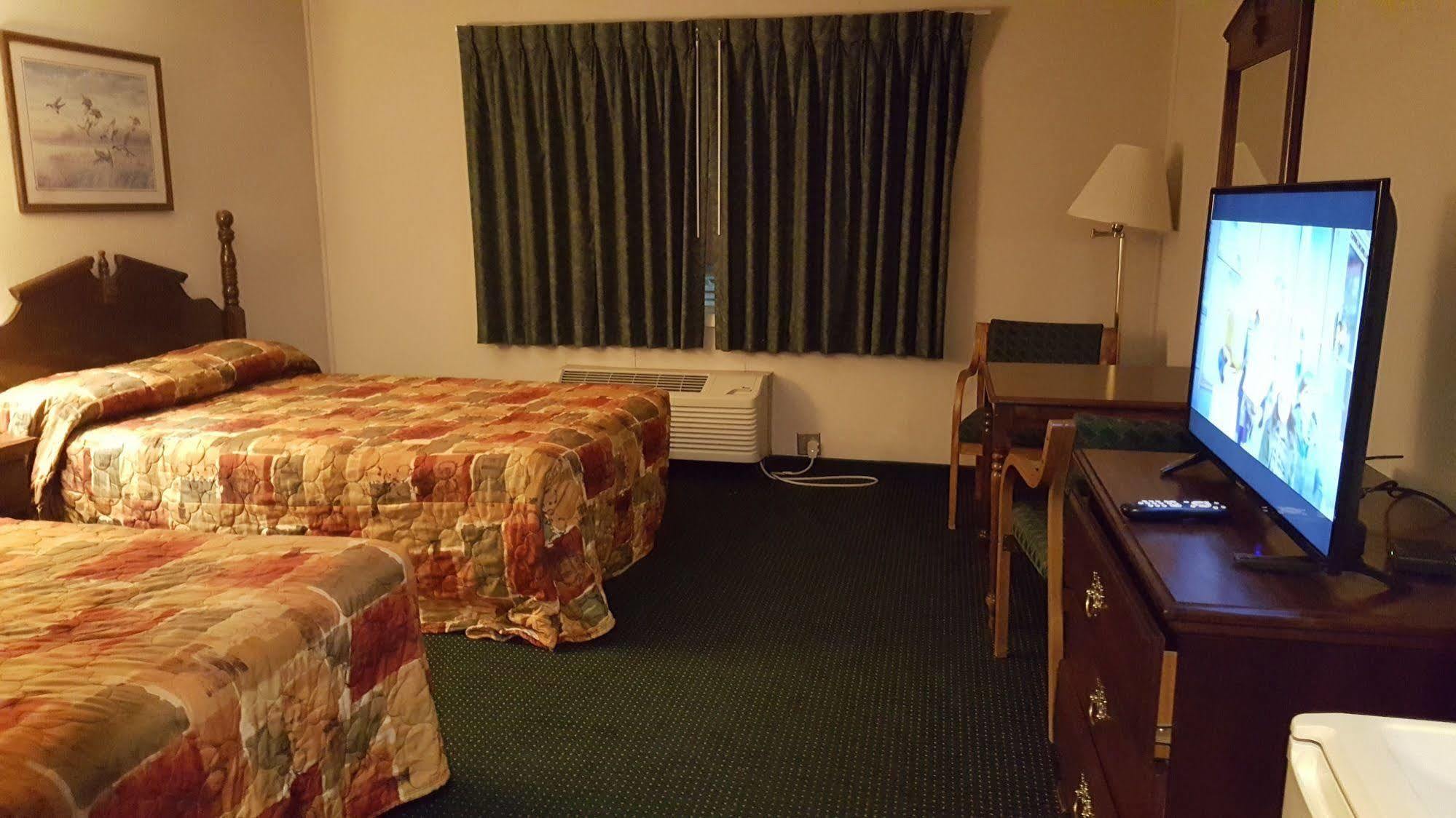 Rapids Inn & Suites Wisconsin Rapids Exterior foto